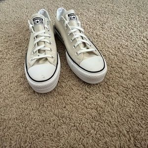 Brand new womens platform chucks